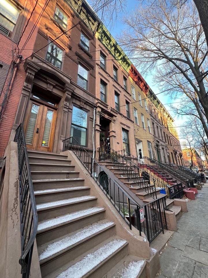 122 Mercer St - Photo 2 of 33