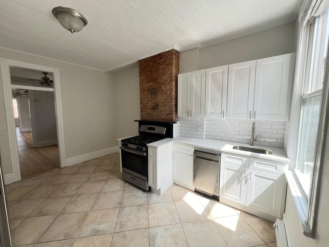 492 Monmouth St #3L - Photo 4 of 27