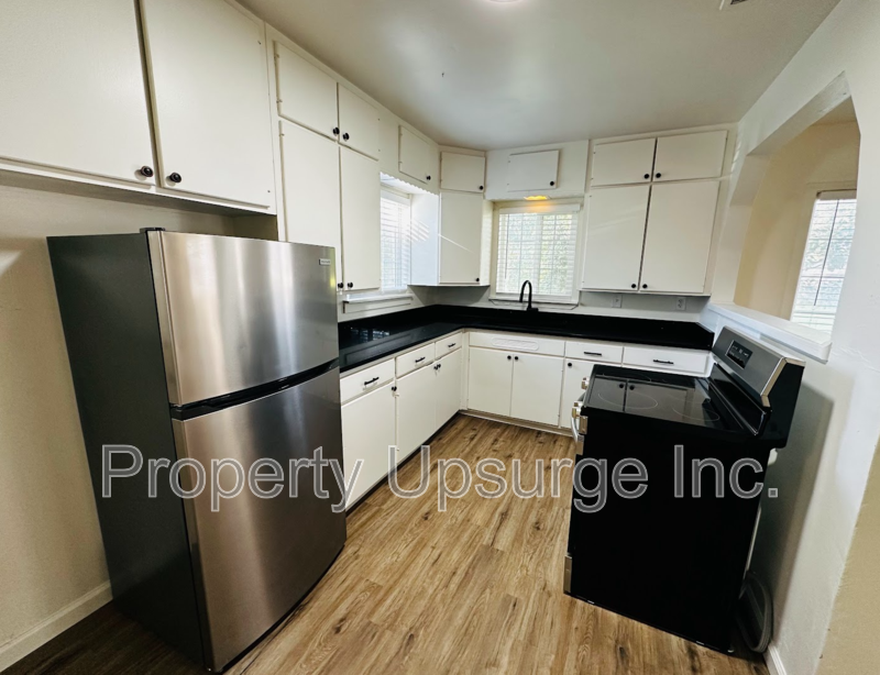 1983 Hartnell Ave - Photo 3 of 12