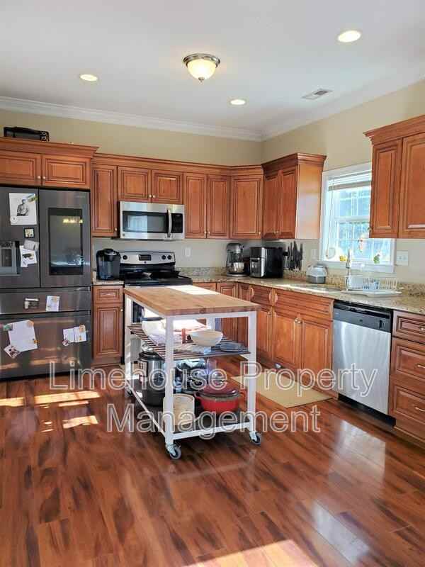 2001 Pershing Ave - Photo 6 of 14