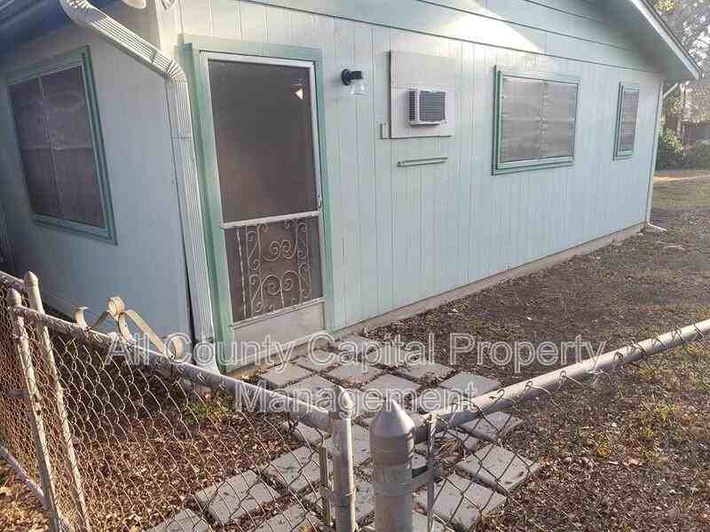 609 Bissonet Ln #609 - Photo 3 of 13