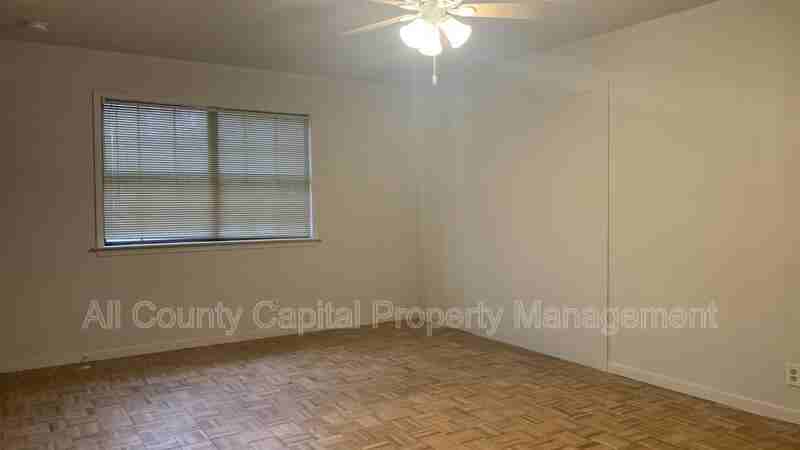 609 Bissonet Ln #609 - Photo 6 of 13