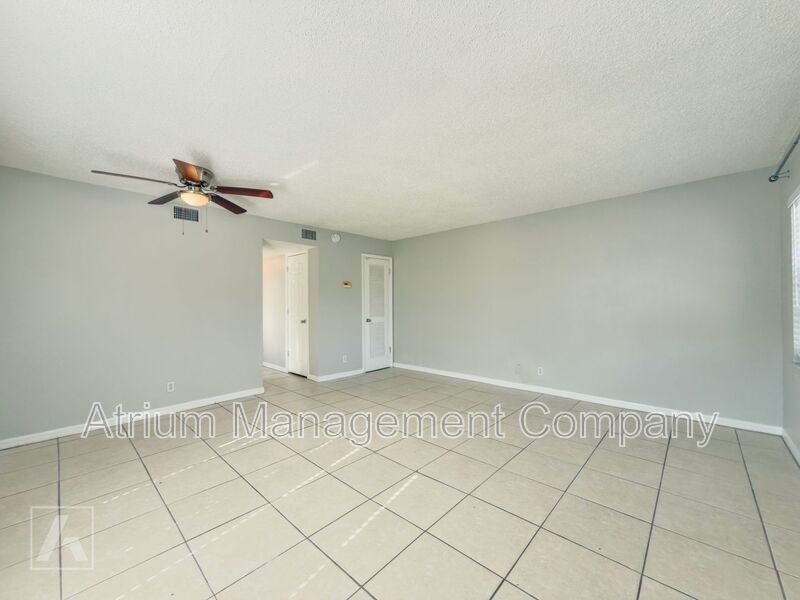 920 W New York Ave #B102 - Photo 2 of 27