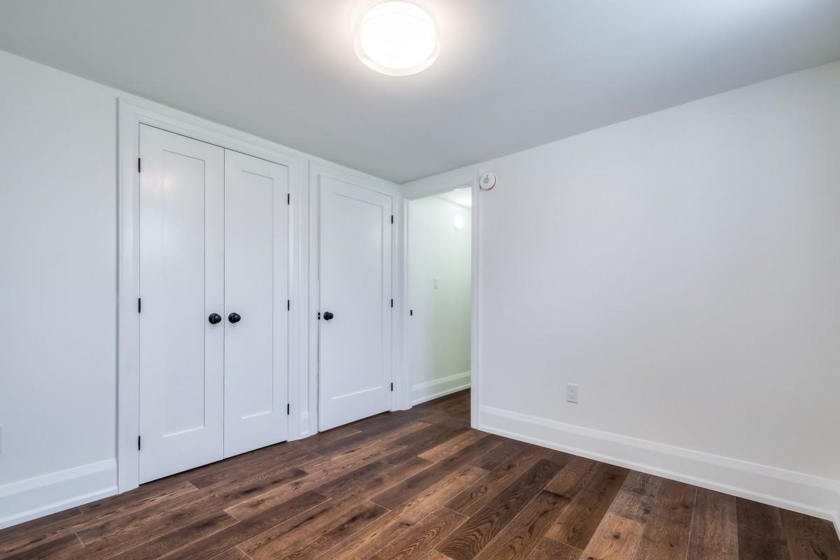 674 Eglinton Avenue East - Photo 12