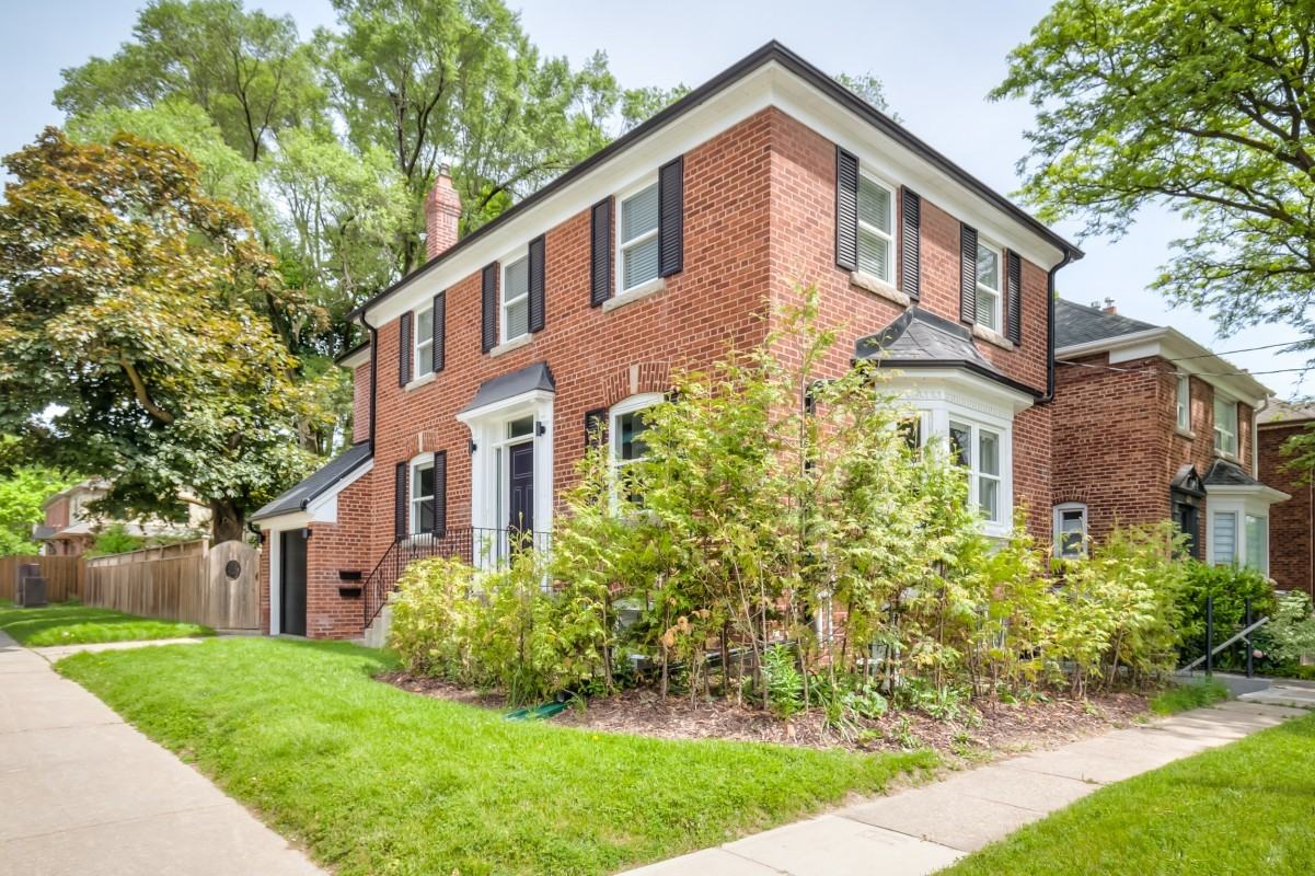 674 Eglinton Avenue East - Photo 2 of 15