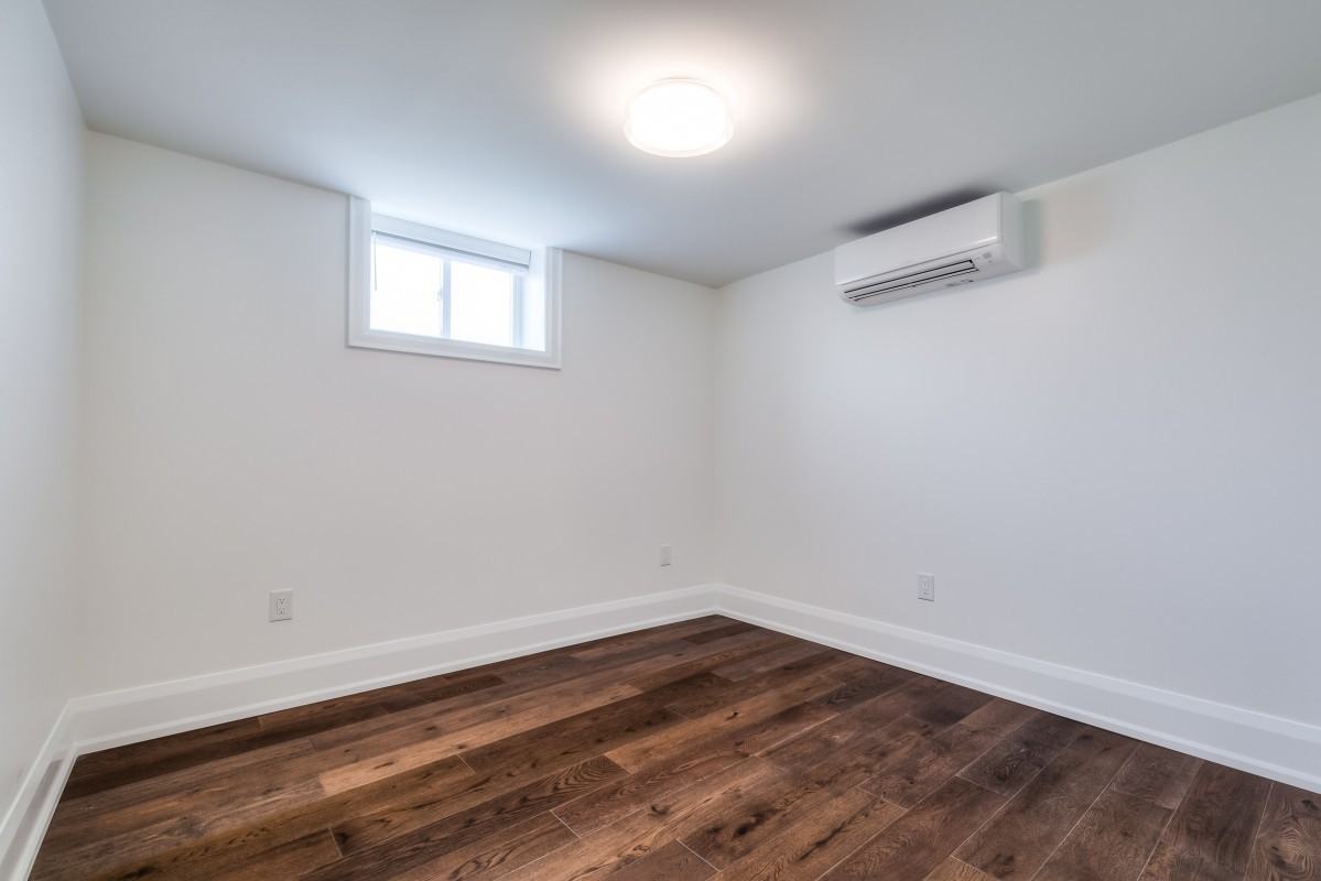 674 Eglinton Avenue East - Photo 13