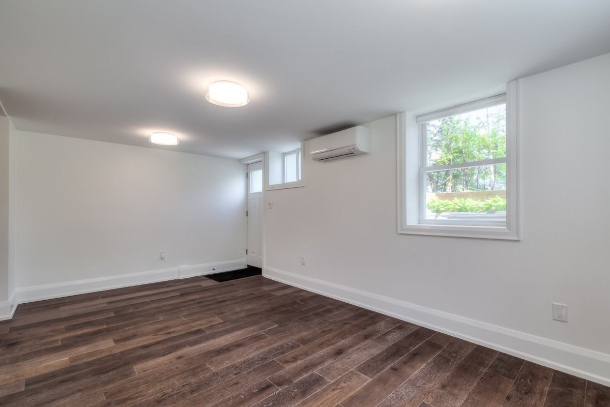 674 Eglinton Avenue East - Photo 7 of 15