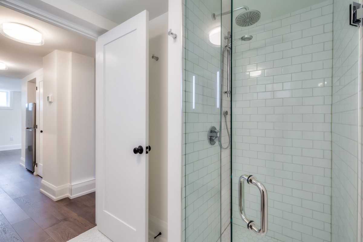 674 Eglinton Avenue East - Photo 15
