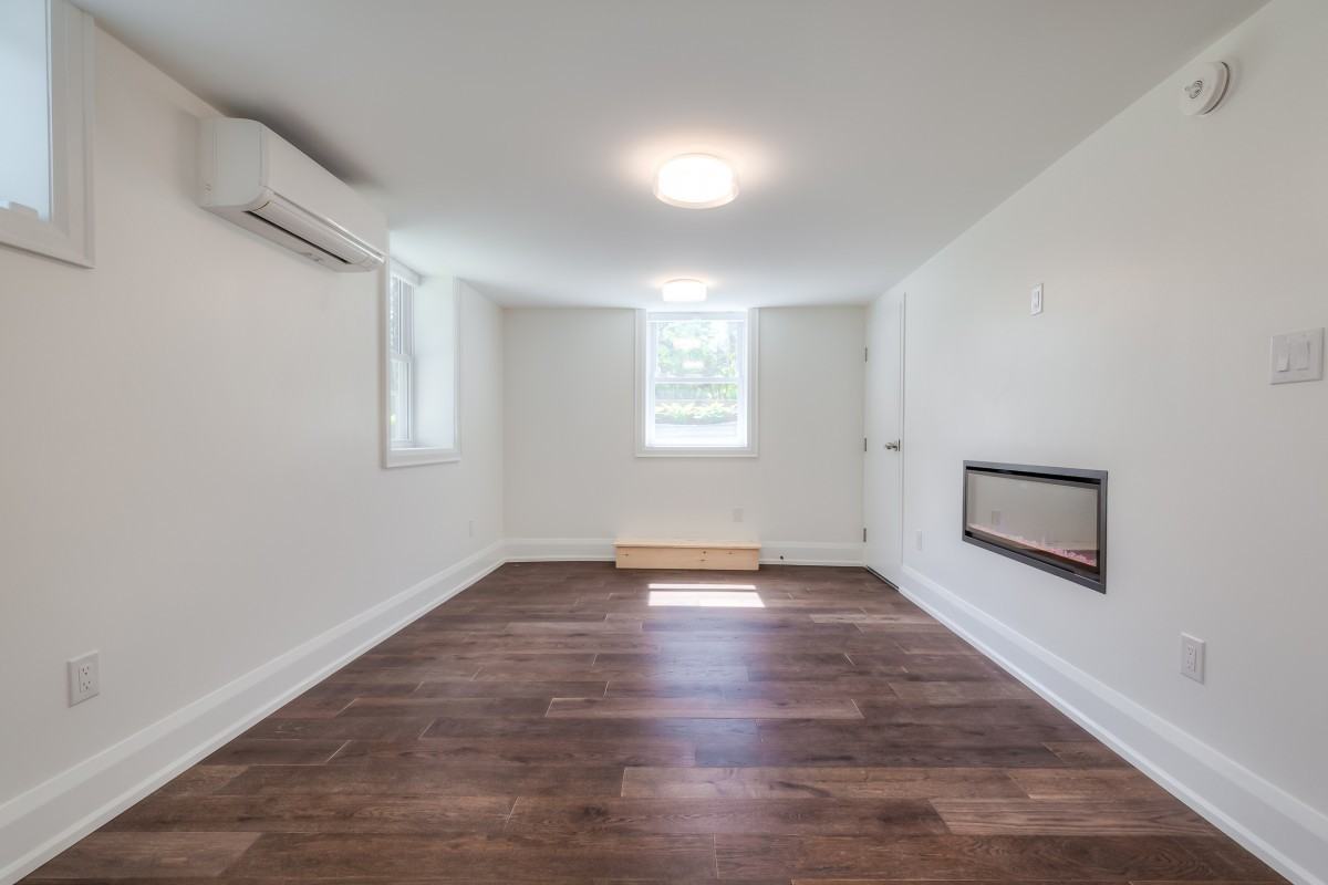 674 Eglinton Avenue East - Photo 5 of 15