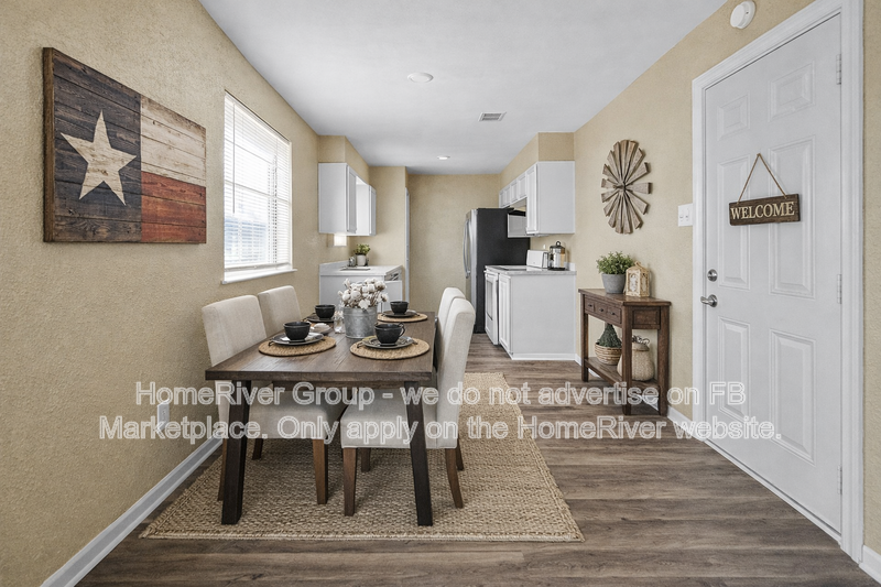 7453 Darien St - Photo 3 of 25