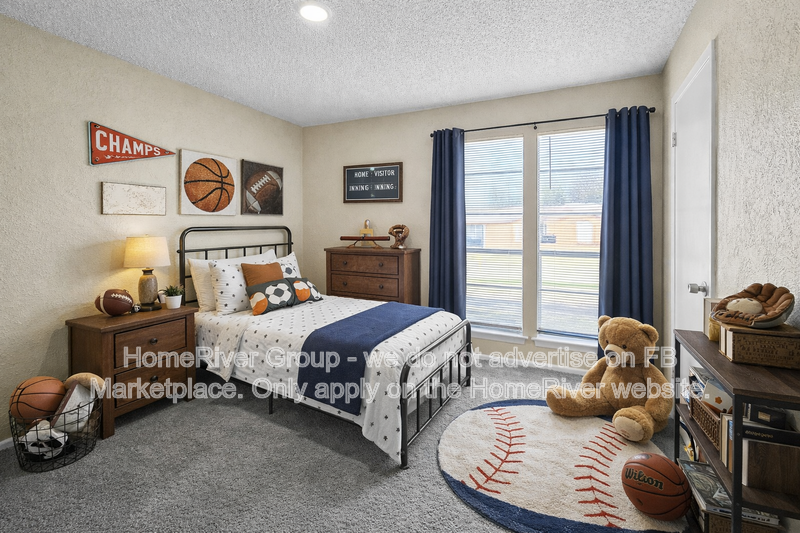 7453 Darien St - Photo 5 of 25