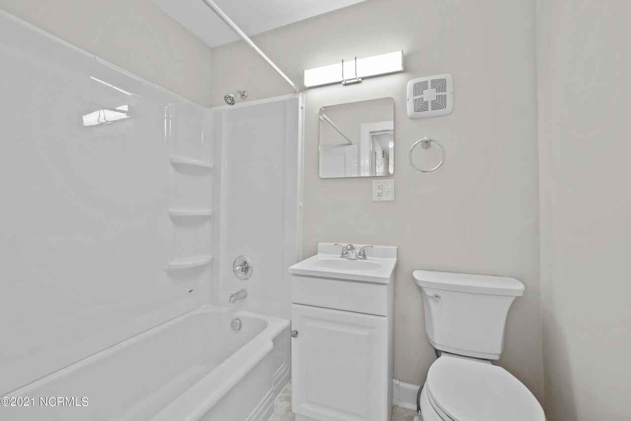 514 Broad St - Photo 5 of 18