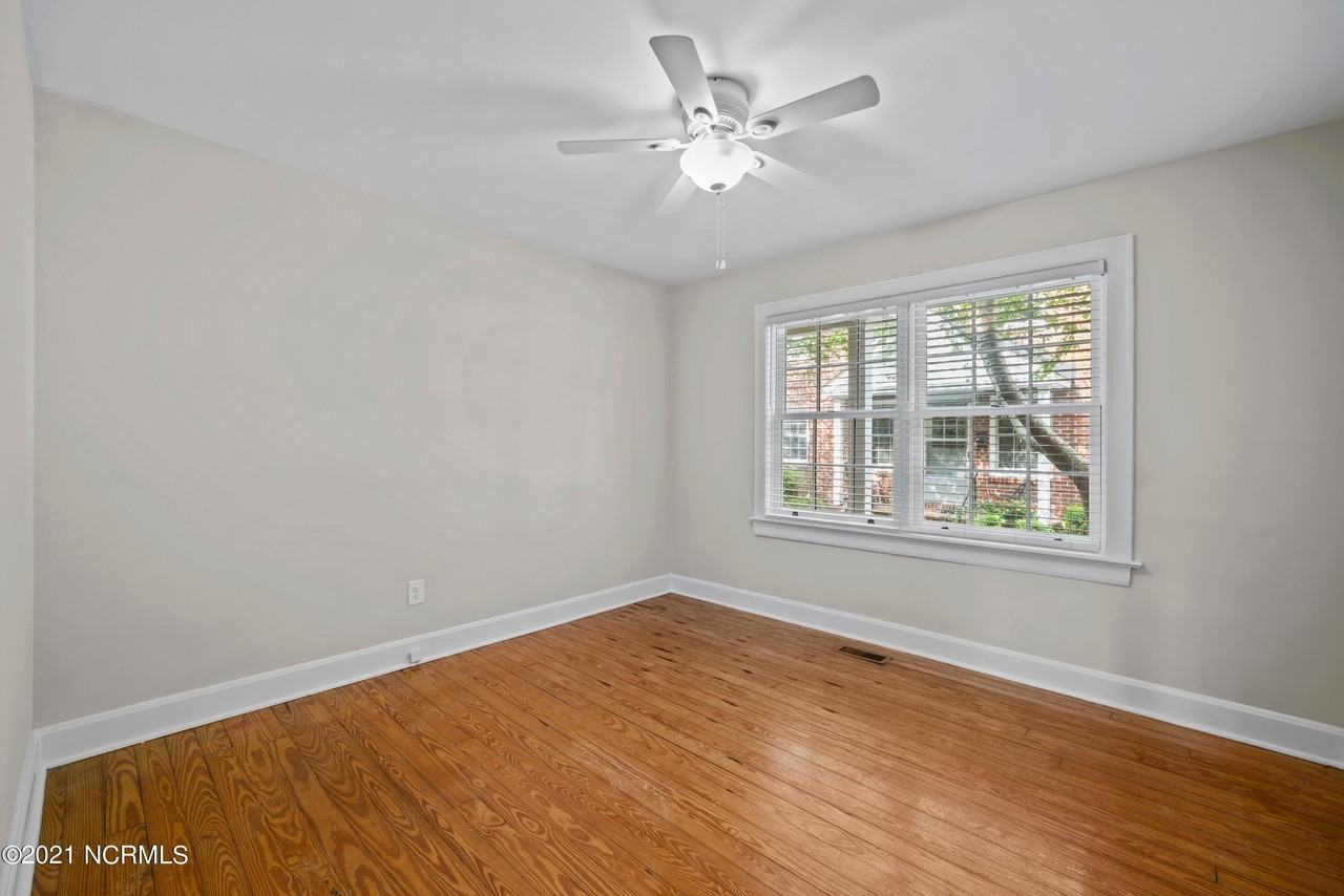 514 Broad St - Photo 6 of 18