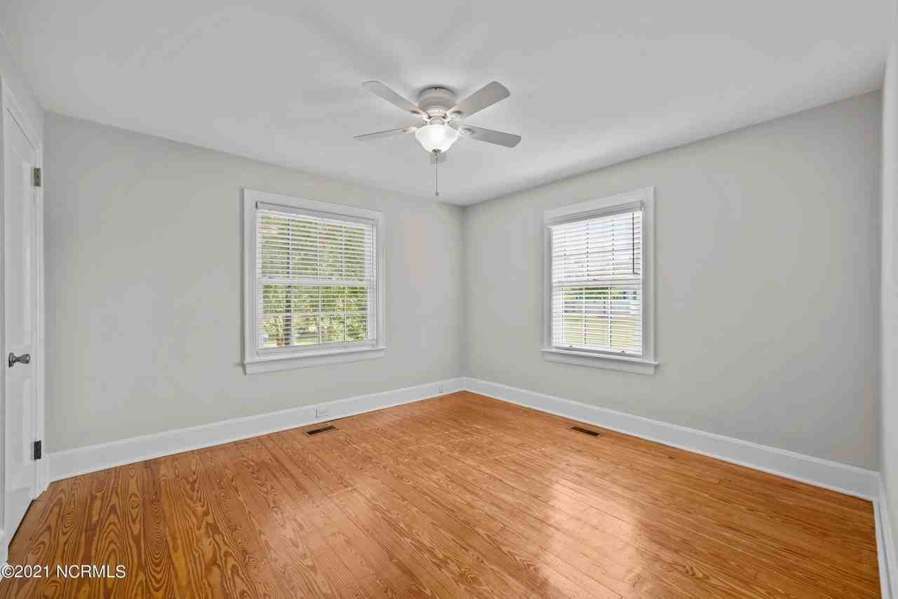 514 Broad St - Photo 7 of 18