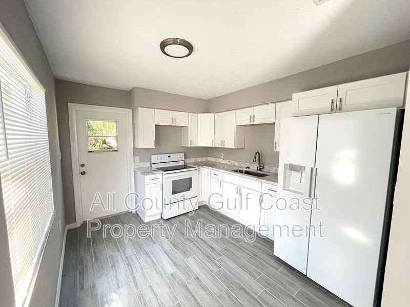 4912 23rd St W #B - Photo 3 of 8