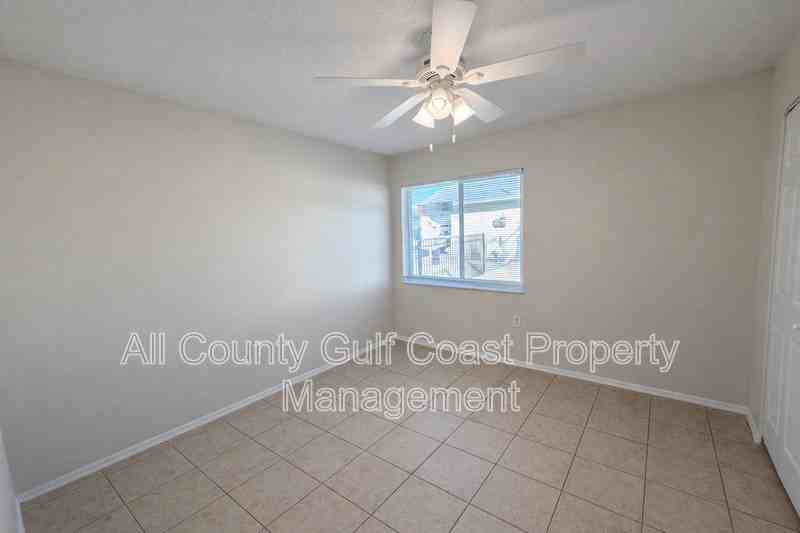 1617 13th St W - Photo 7 of 9