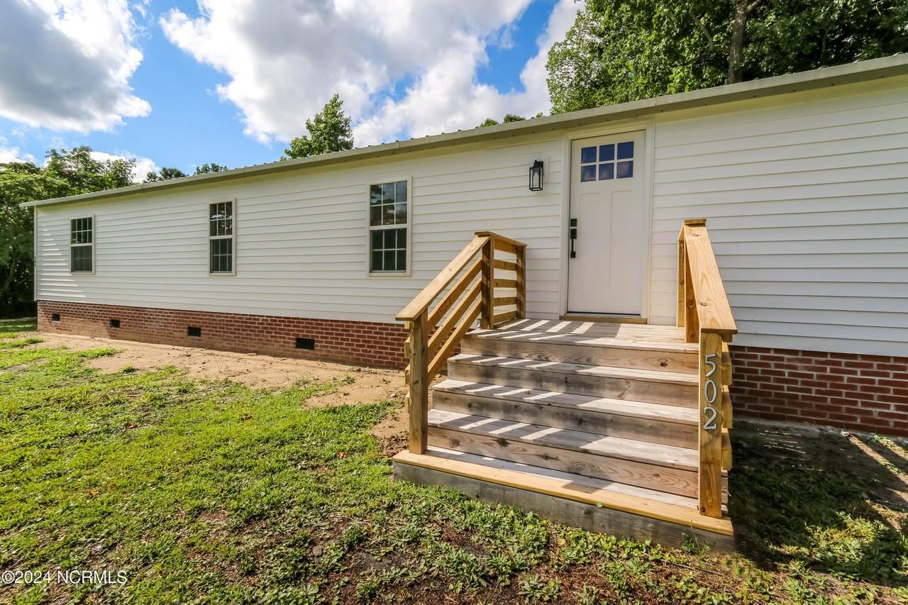 502 E Branch Dr - Photo 3 of 15