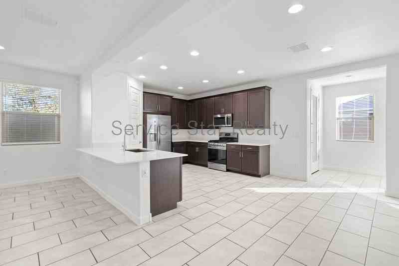 32273 N 21st Dr - Photo 6 of 26