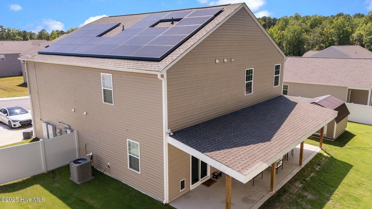 280 Robert Pl - Photo 2 of 24