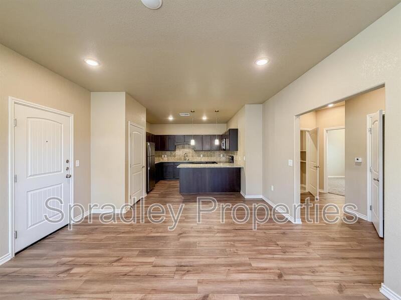 1057 Hibiscus Unit B - Photo 4 of 19