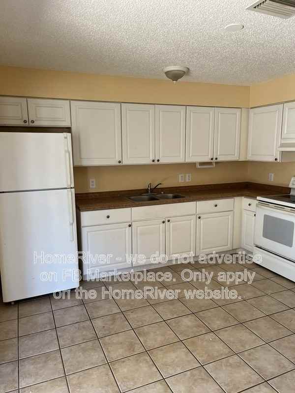 4219 Sw 7th Pl - Photo 4 of 17