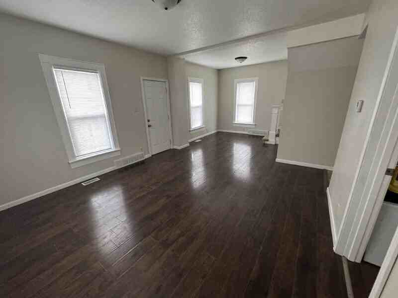 714 Ovid Ave - Photo 6 of 26