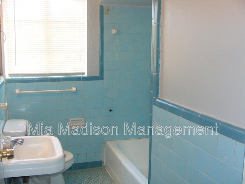 1226 E Henry St - Photo 7 of 9