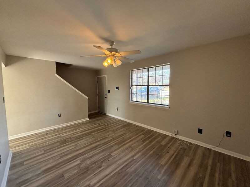 5039 Popperdam Creek Dr - Photo 4 of 22