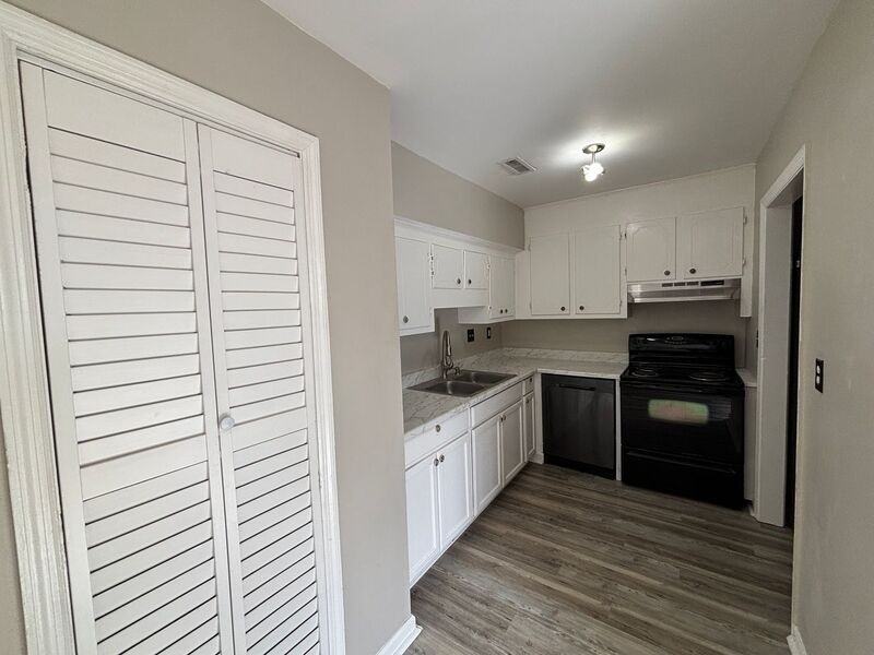 5039 Popperdam Creek Dr - Photo 7 of 22