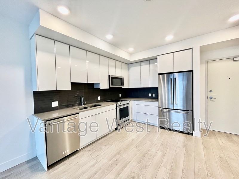 807 Ellis St - Photo 3 of 20