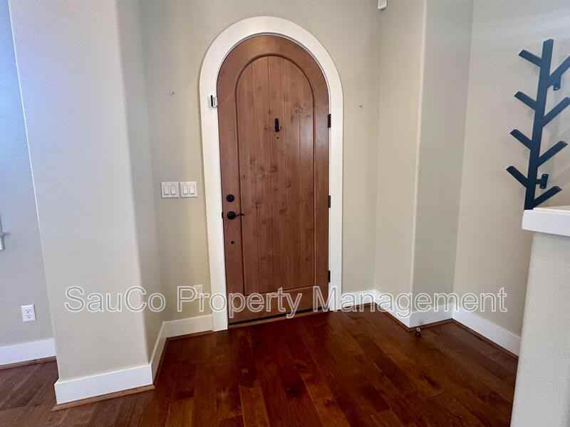 456 Sw 203rd Ter - Photo 2 of 22