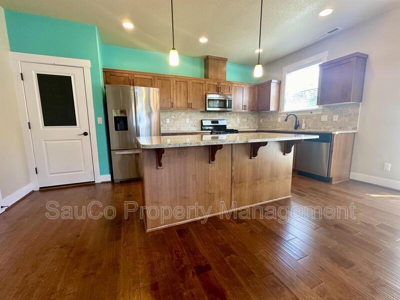 456 Sw 203rd Ter - Photo 4 of 22