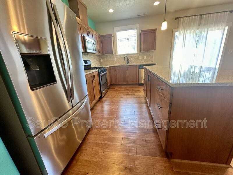 456 Sw 203rd Ter - Photo 5 of 22