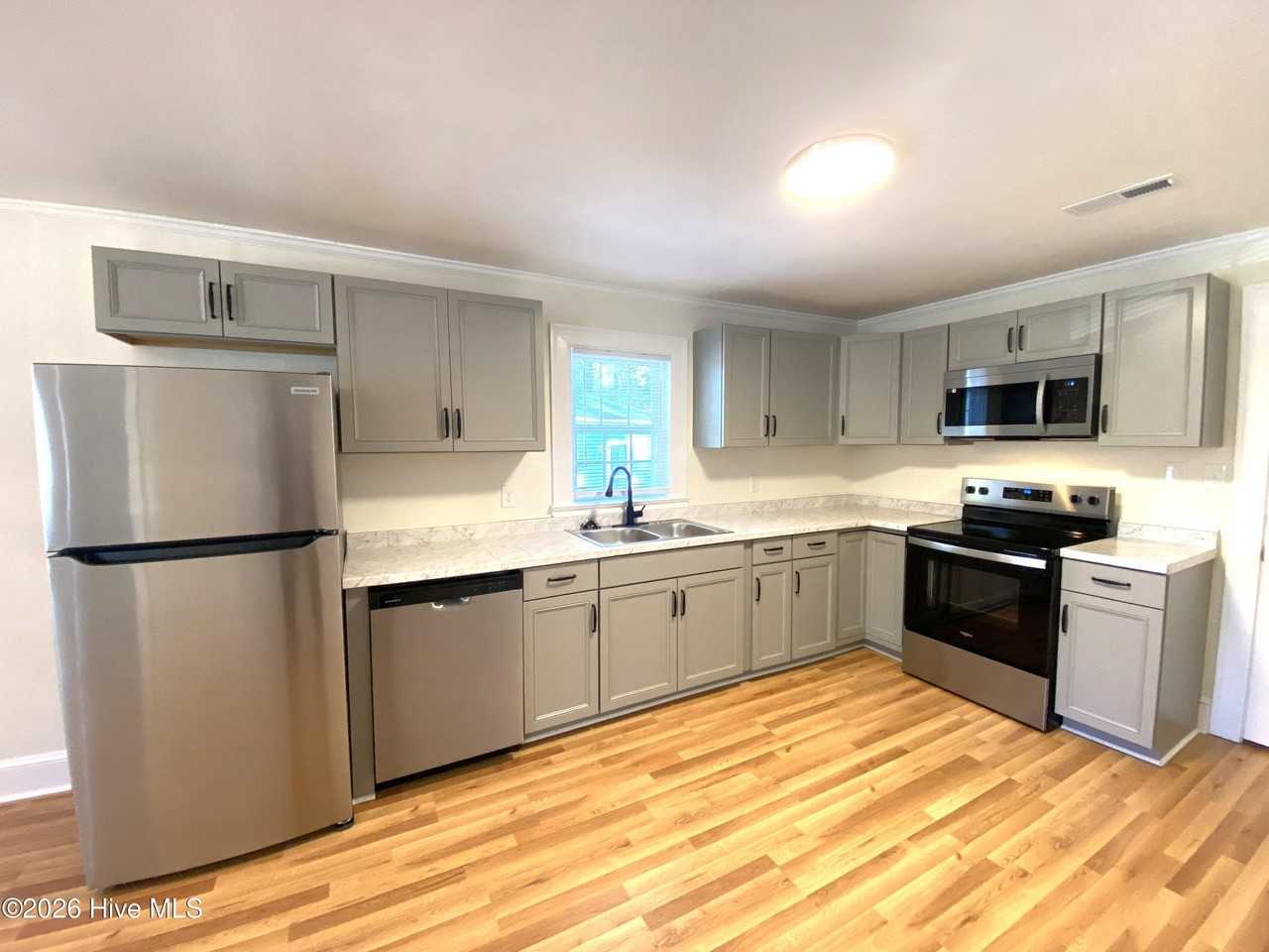 1305 W Ragsdale Rd - Photo 2 of 16