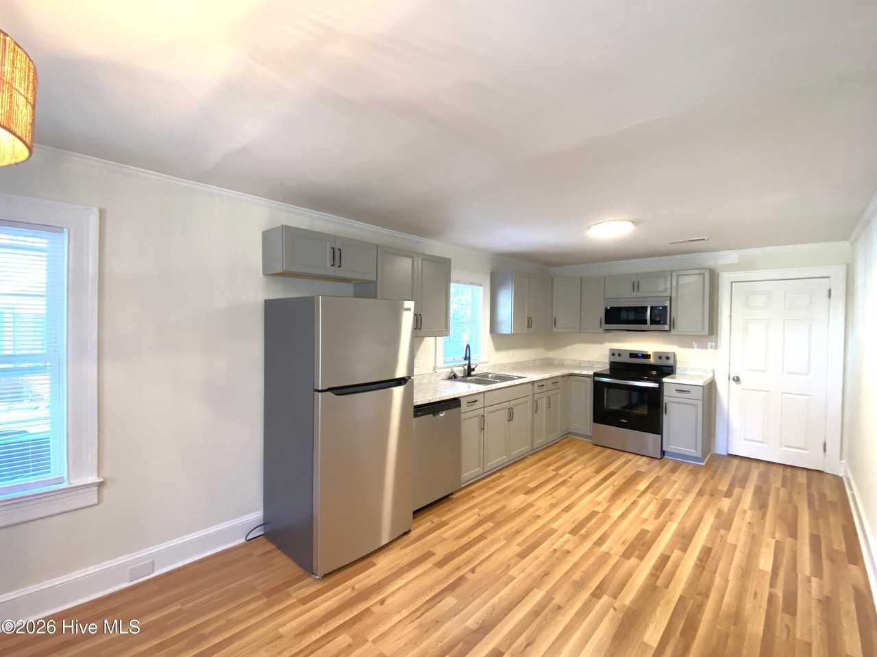 1305 W Ragsdale Rd - Photo 4 of 16