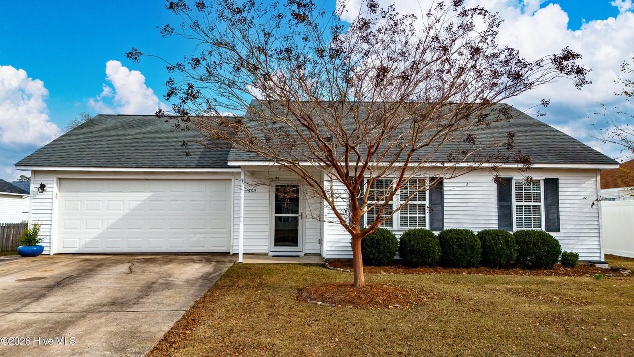 602 Worth Dr - Photo 3 of 43