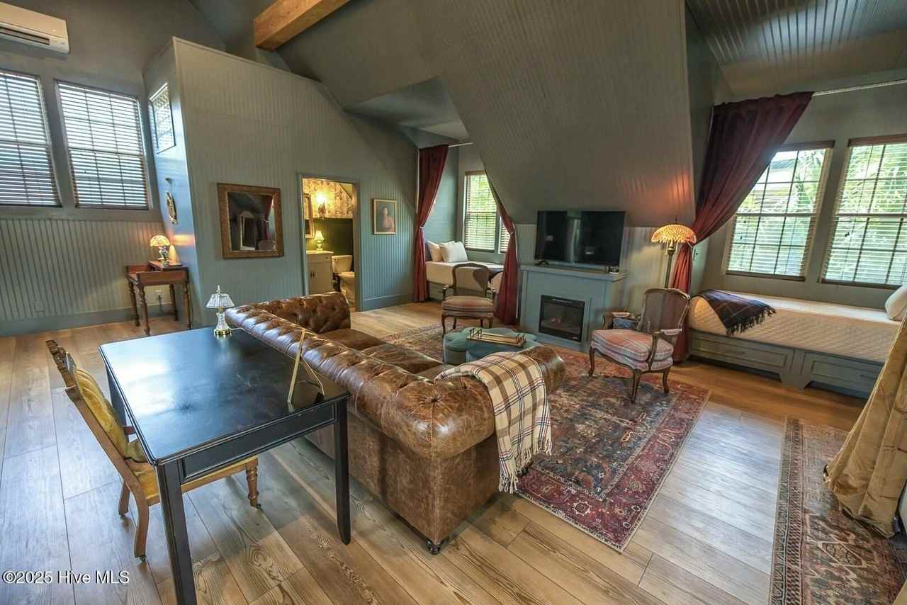 5 Queen St Unit B #B - Photo 5 of 27