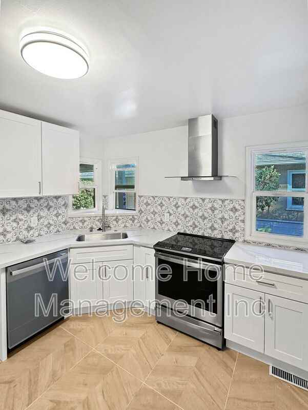 5808 Estates Dr - Photo 3 of 13