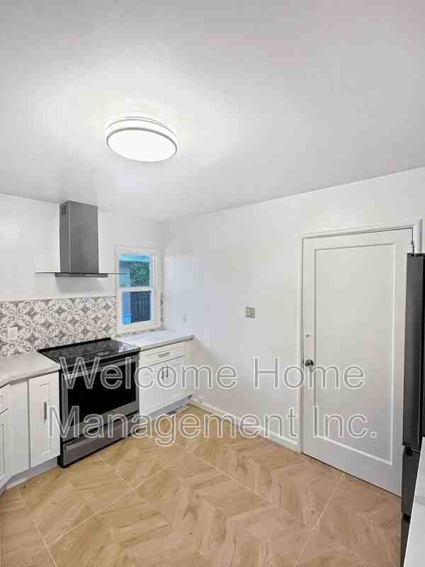 5808 Estates Dr - Photo 4 of 13