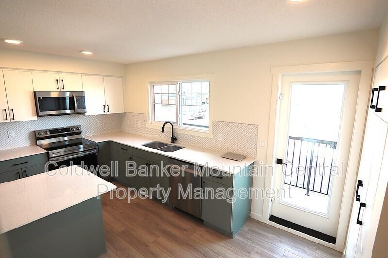 22825 84 Ave Nw - Photo 4 of 16