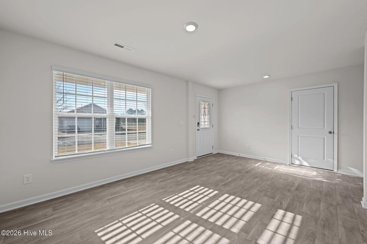 725 Lake Tyler Dr - Photo 4 of 35