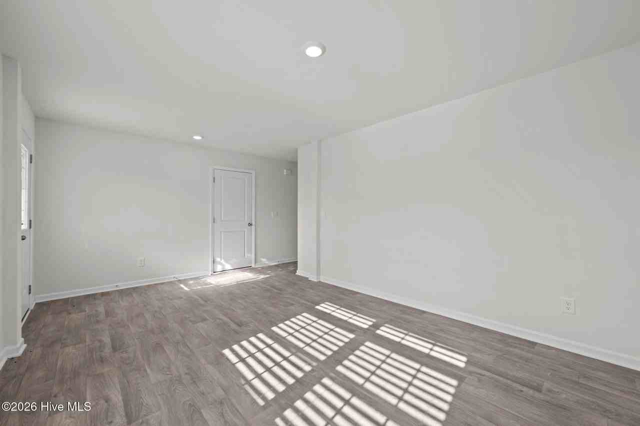 725 Lake Tyler Dr - Photo 5 of 35