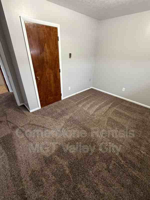 807 3rd St Sw - Photo 3 of 15