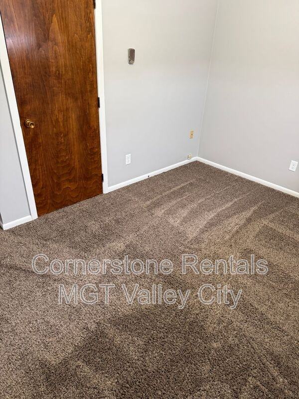 807 3rd St Sw - Photo 4 of 15