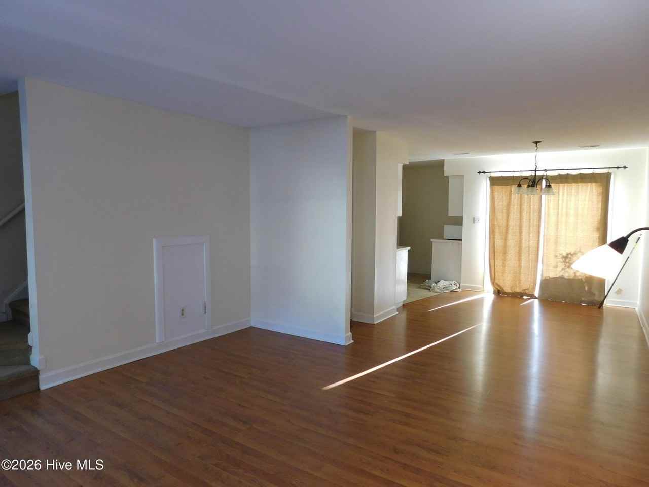 1104 Karen Dr Apt D8 #D8 - Photo 4 of 21
