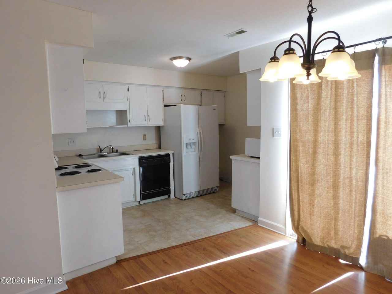 1104 Karen Dr Apt D8 #D8 - Photo 6 of 21