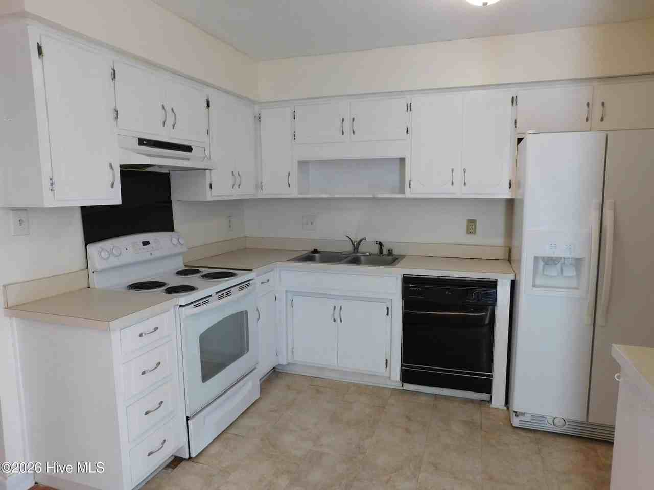 1104 Karen Dr Apt D8 #D8 - Photo 7 of 21