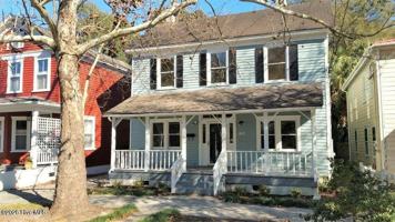 featured image of 307 S 6th St