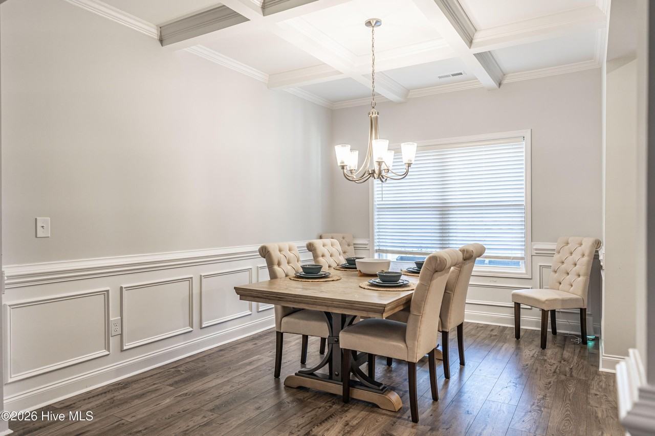 159 Courtland Cir - Photo 3 of 50