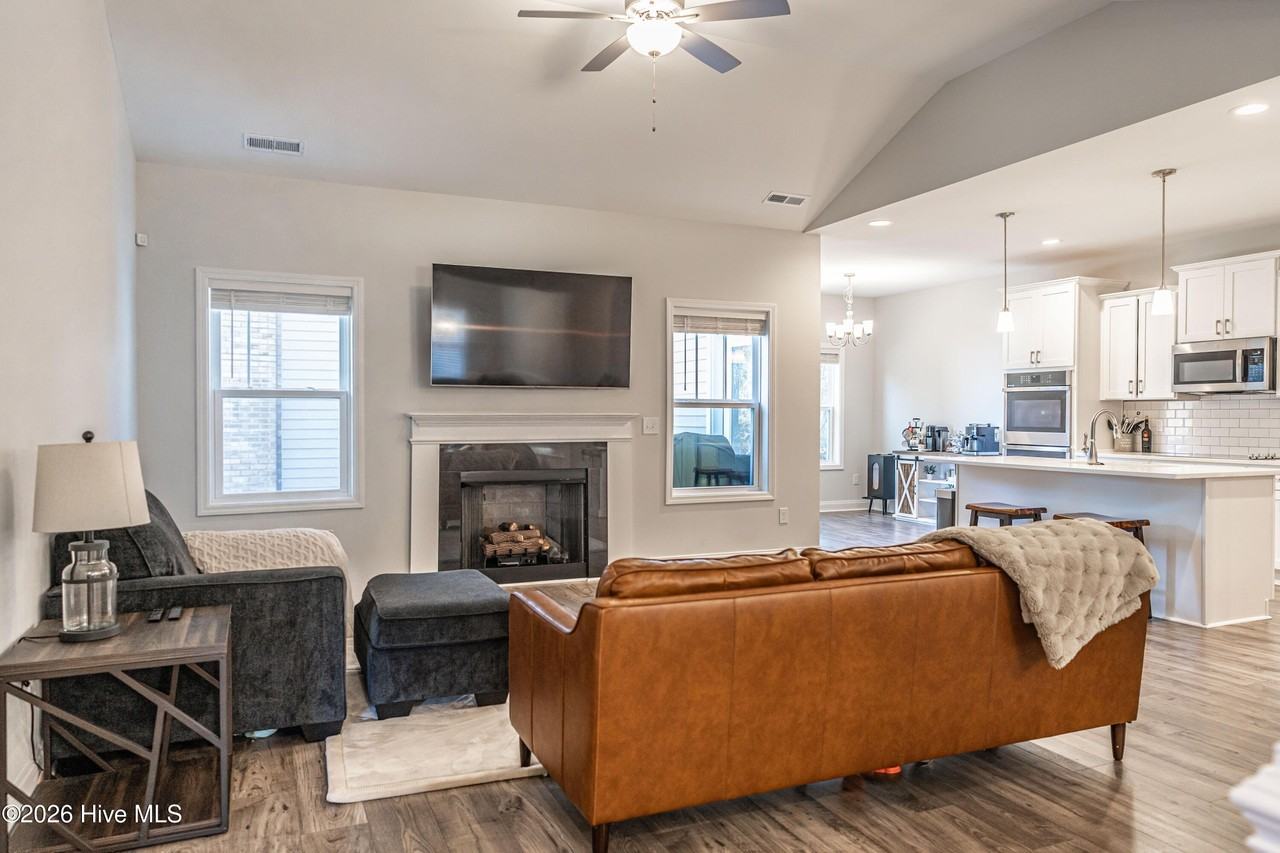 159 Courtland Cir - Photo 5 of 50